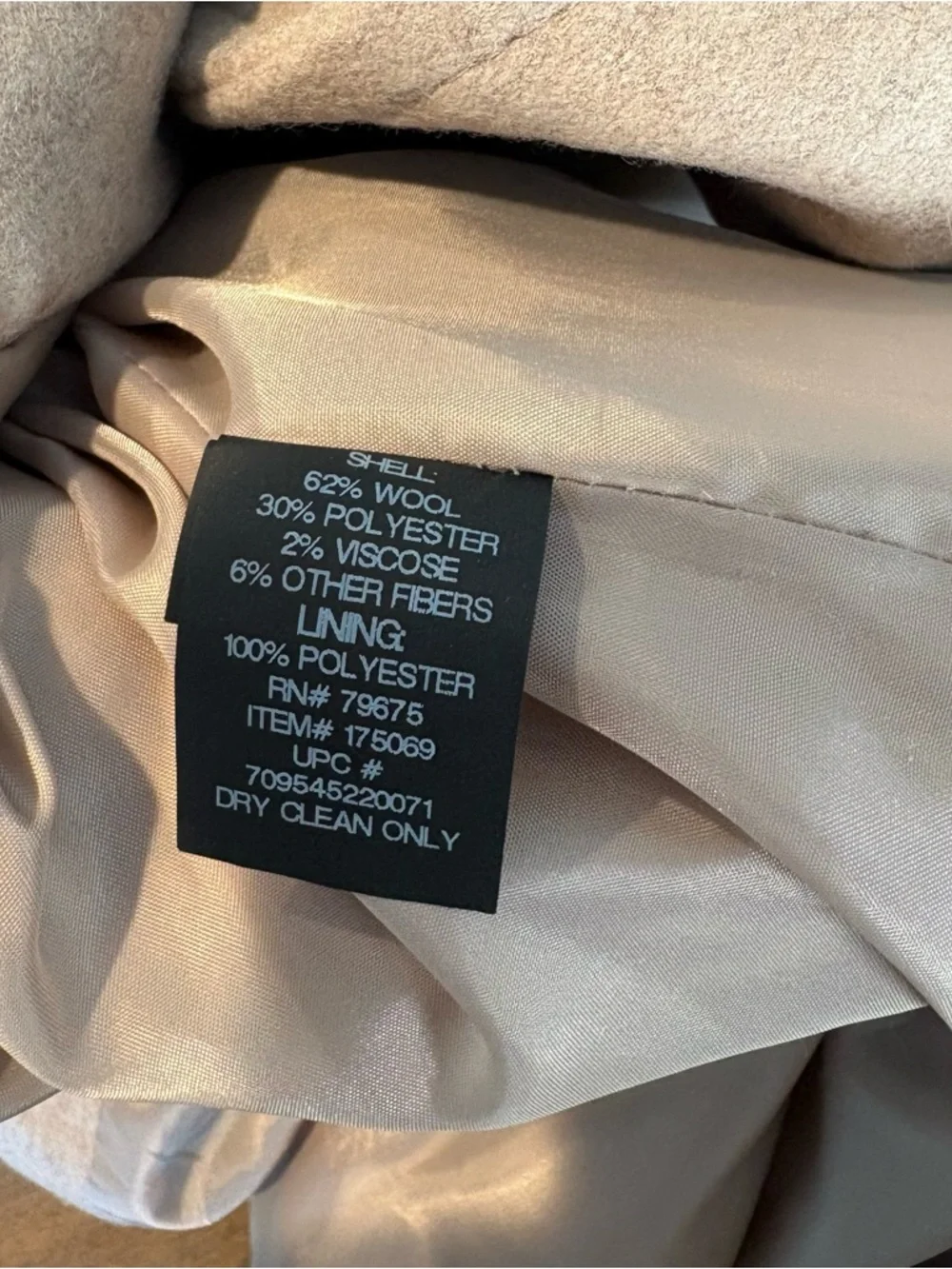 London Fog Peacoat Women’s Size XL, Beige, With Scarf. - Picture 6 of 7